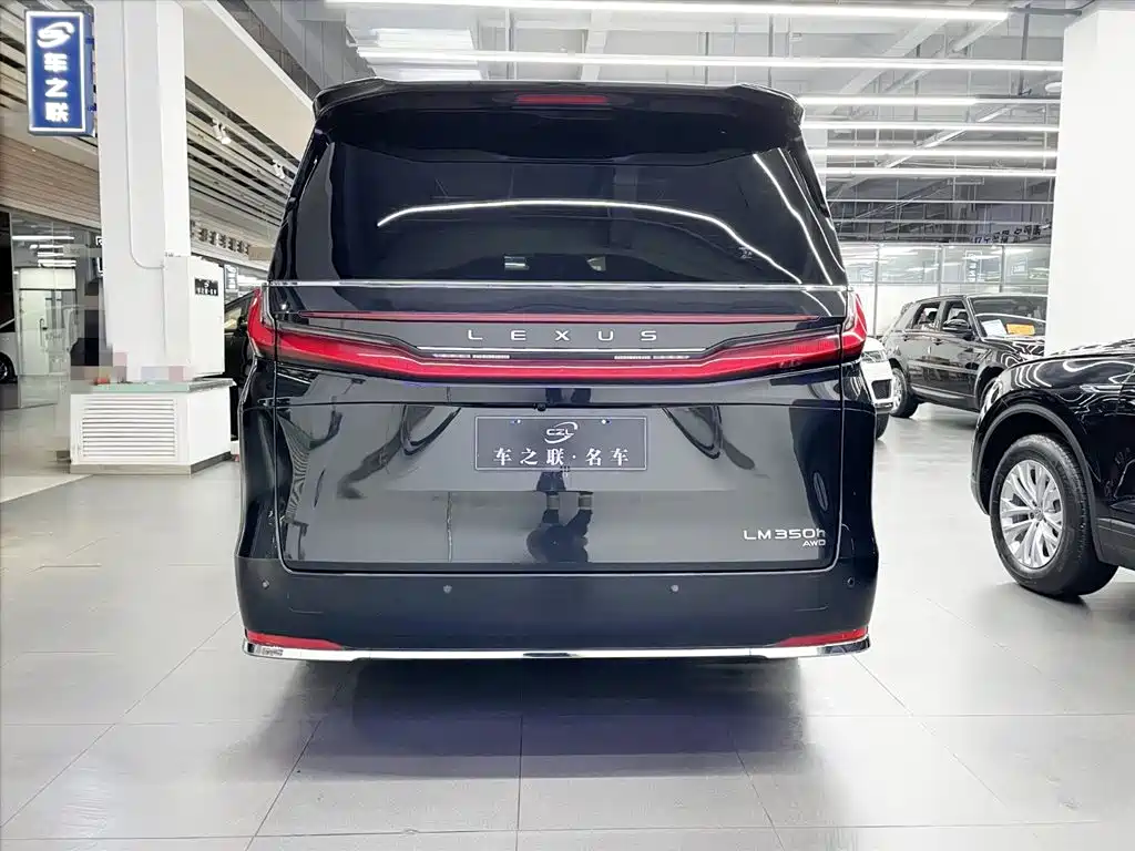 Lexus LM 2023 350h 7-Seater Elegance Edition фото 5