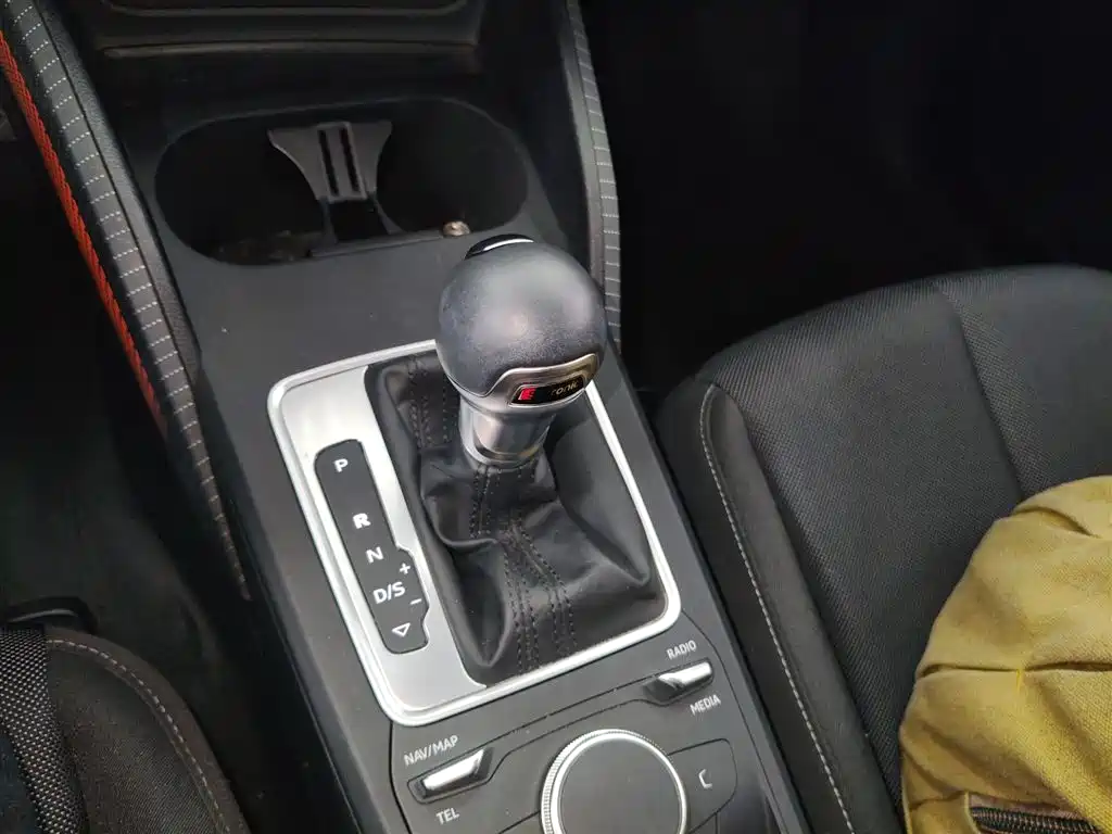 Audi Q2L 2018 35 TFSI Launch Exclusive Edition China V фото 11