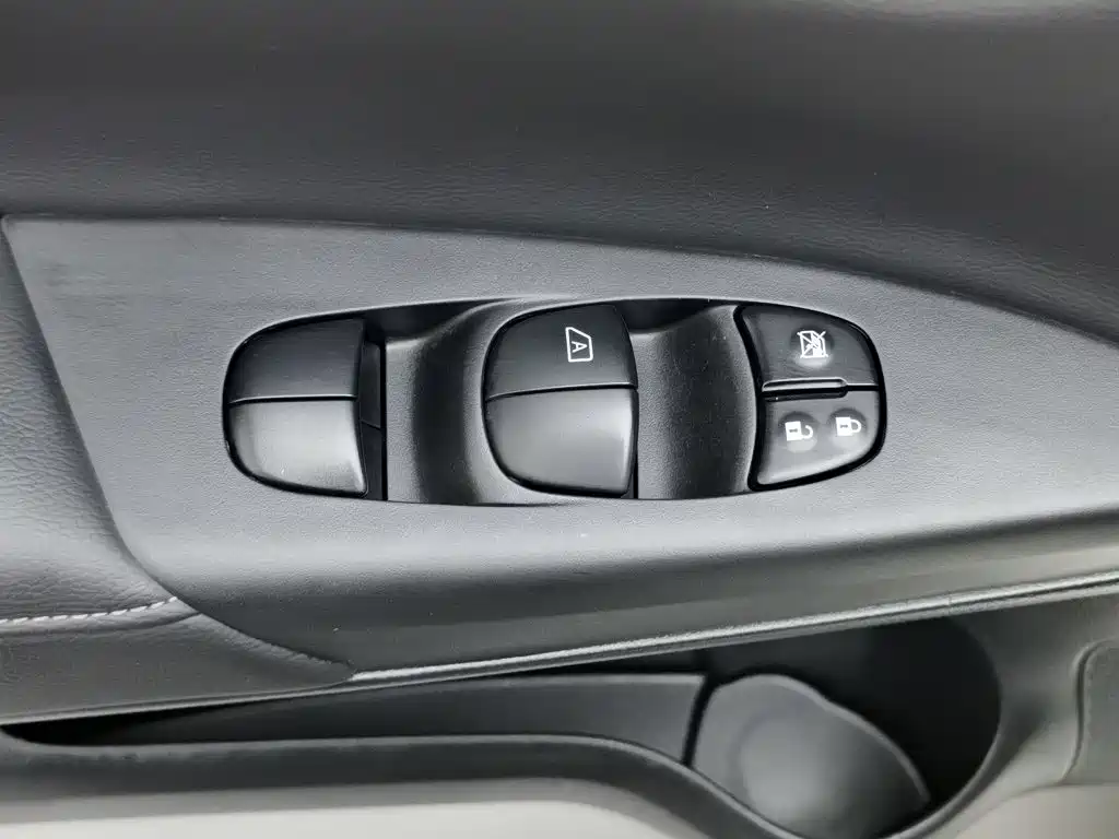Nissan SYLPHY, миниатюра 9