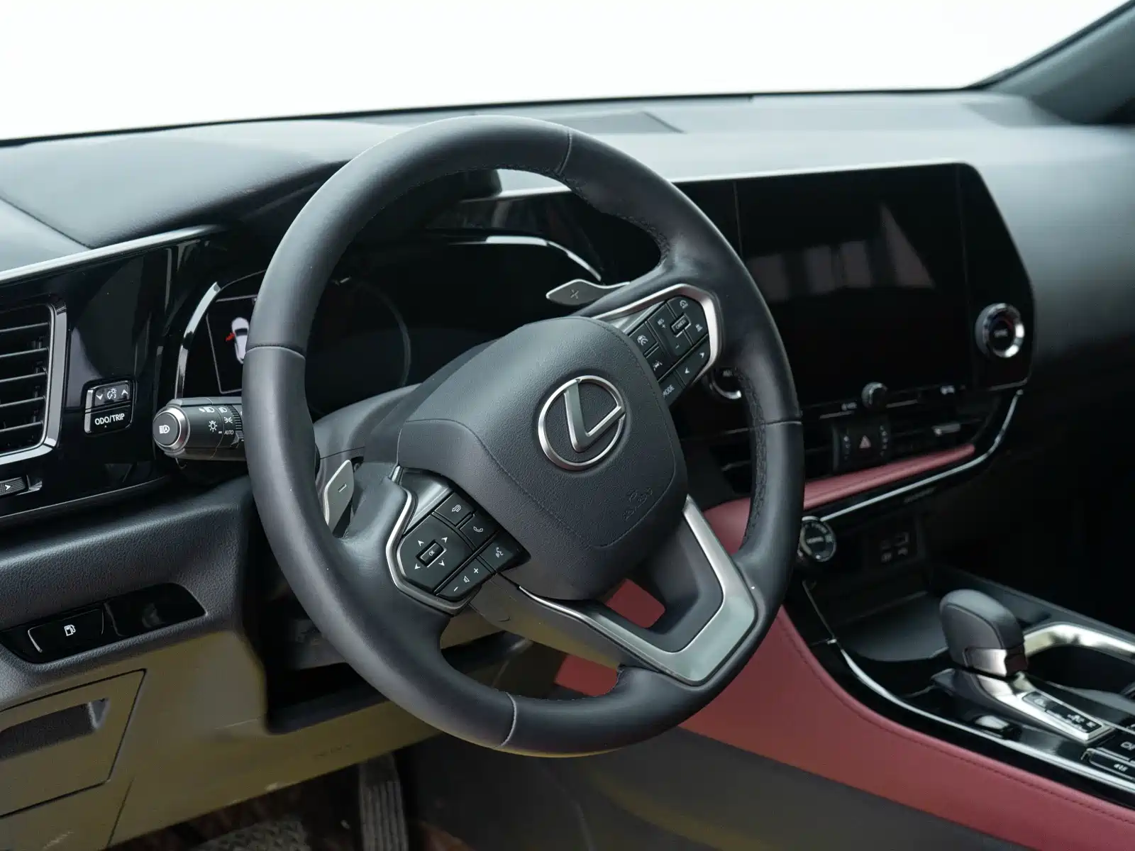 Фото 5 - Lexus NX