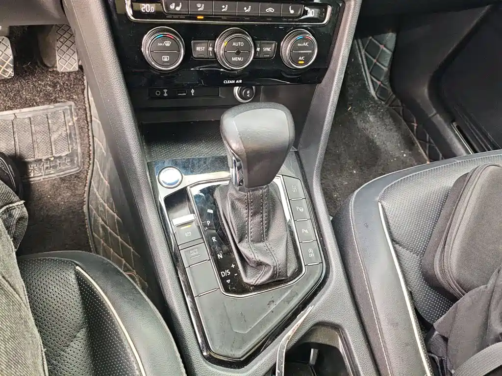 Volkswagen Tiguan L 2017 330TSI Automatic 2WD Flagship Edition фото 14