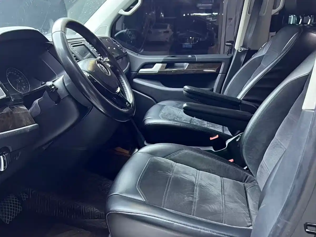 Фото 3 - Volkswagen Multivan
