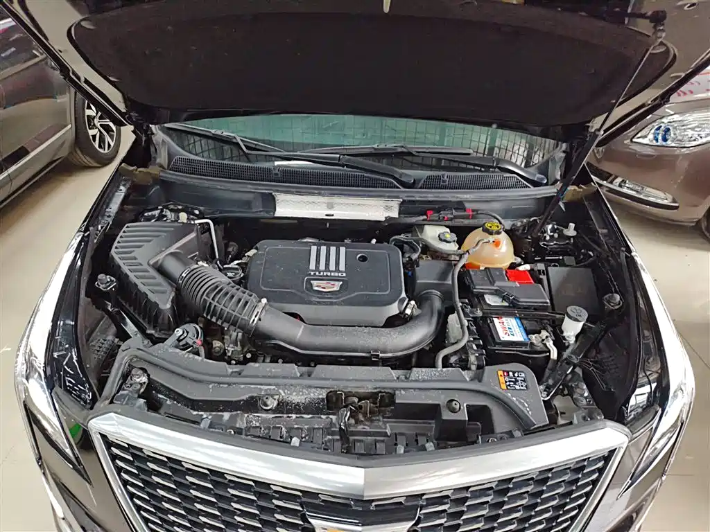CADILLAC XT5