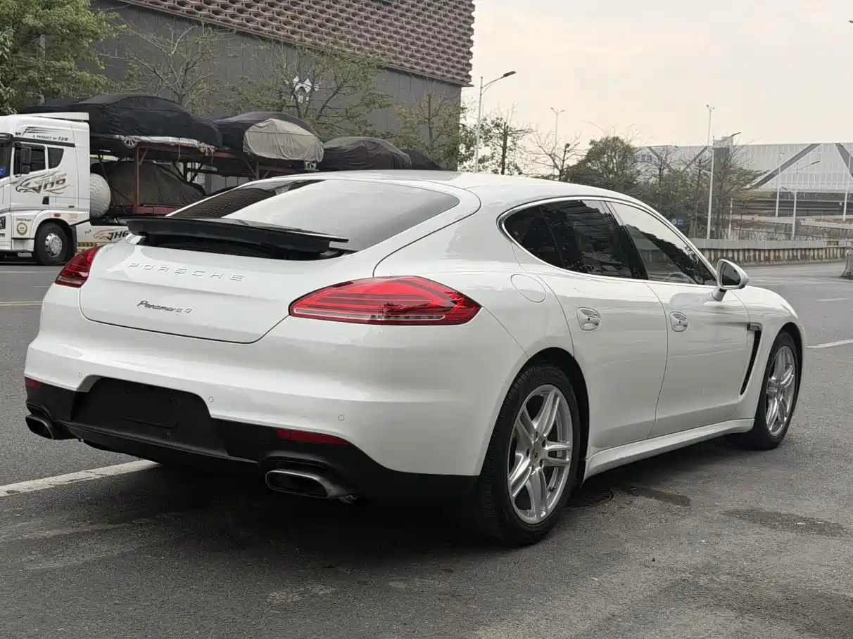 Porsche Panamera 2014 Panamera 4 3.0T фото 2