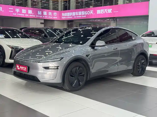Tesla Model Y 2026 Rear-Wheel Drive — фото 1
