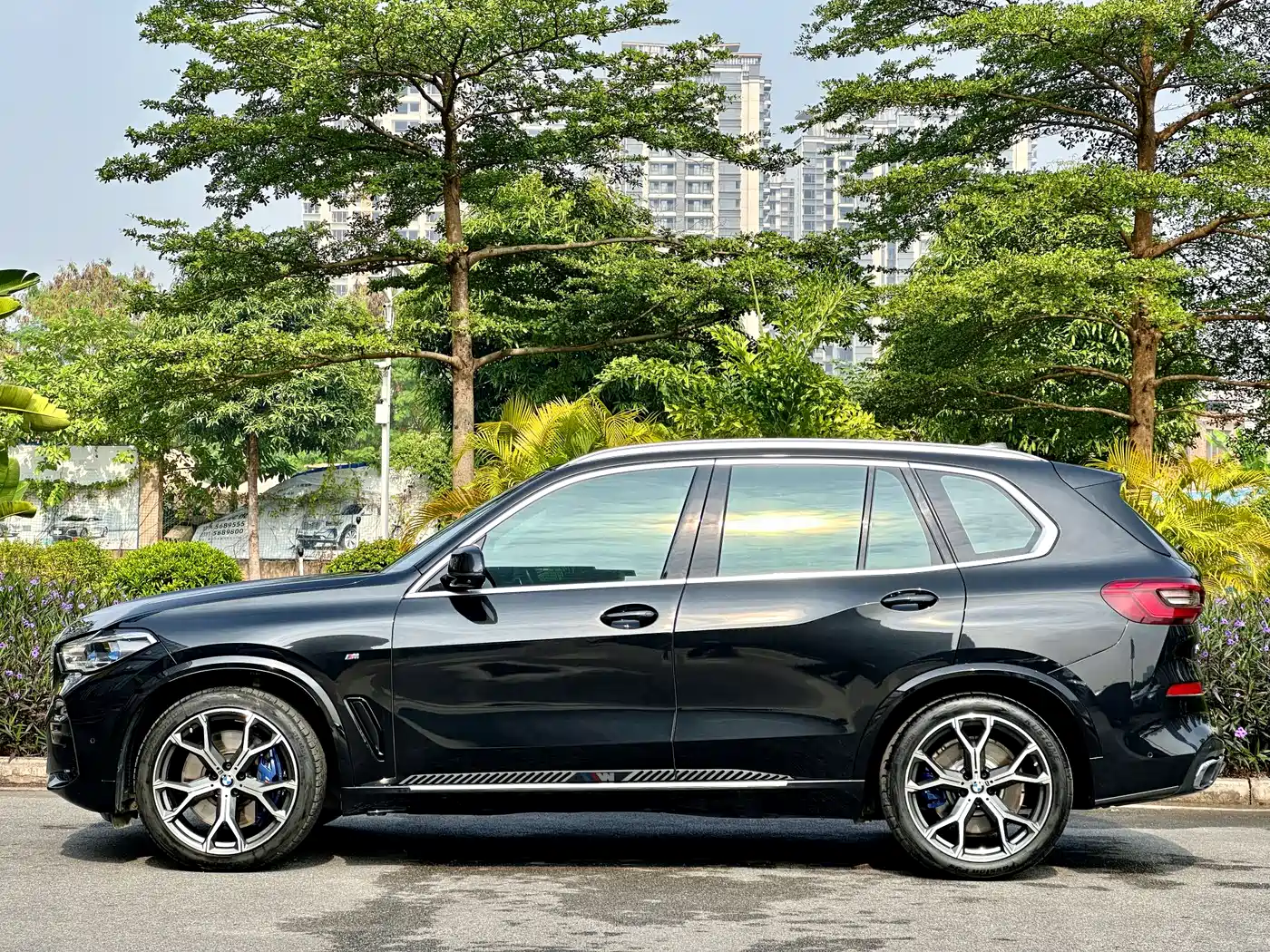 BMW X5 (Import) 2019 xDrive40i Exclusive M Sport Package фото 4