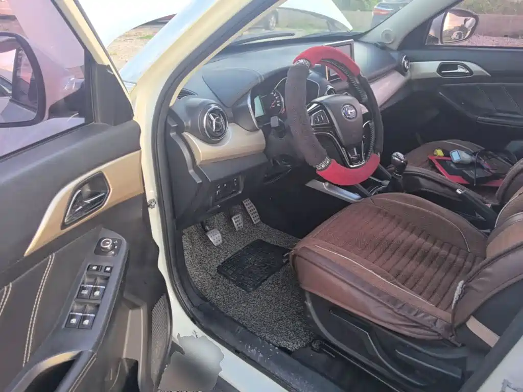 BAIC Changhe Q35 2016 2016 1.5L Manual Cool Edition