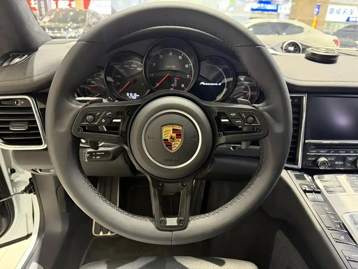 Porsche Panamera 2014 Panamera 4 3.0T фото 25