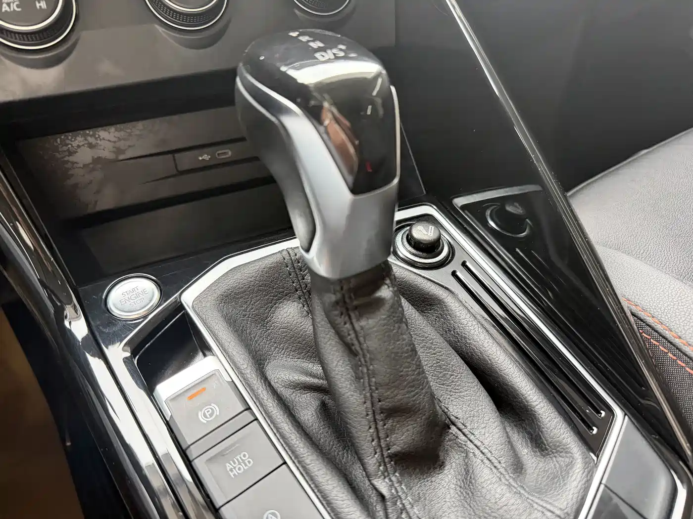 Volkswagen Tayron 2021 330TSI 2WD 30th Anniversary Edition фото 13
