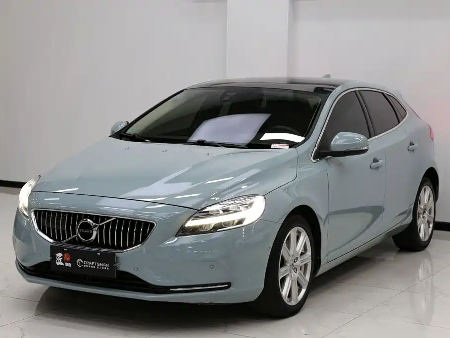 Volvo V40 2018 2018 T3 R-Design Edition