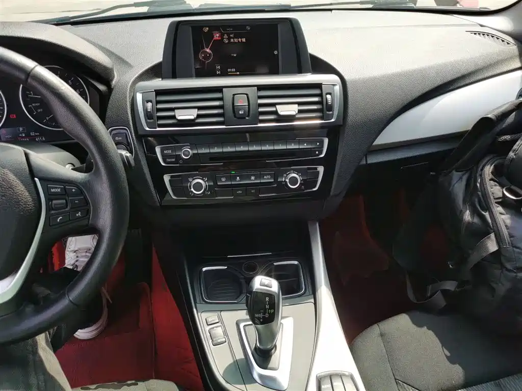 BMW 1 Series (Import) 2015 118i Leading фото 6