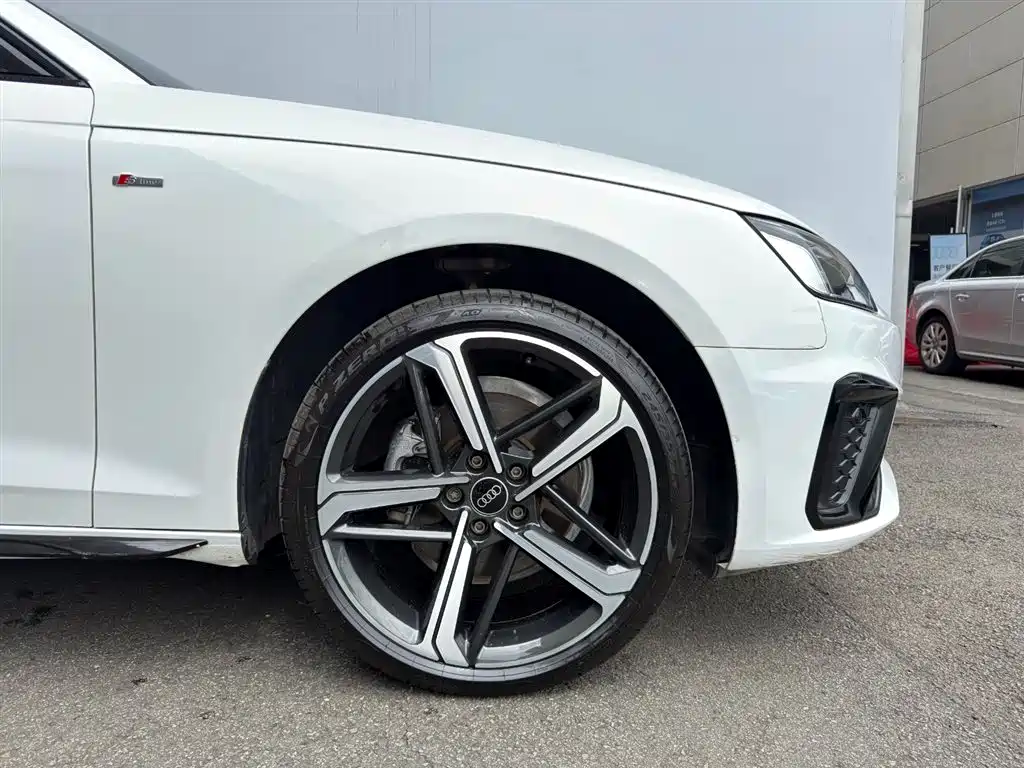 Audi A4L 2024 40 TFSI Luxury Dynamic фото 18