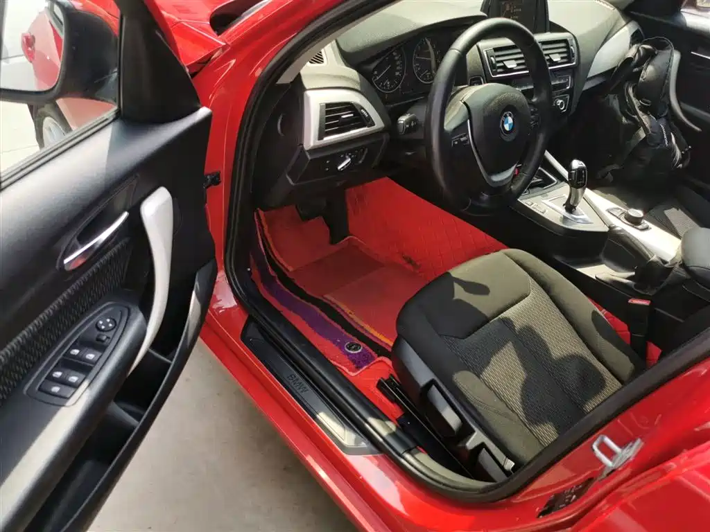 BMW 1 Series (Import) 2015 118i Leading фото 12