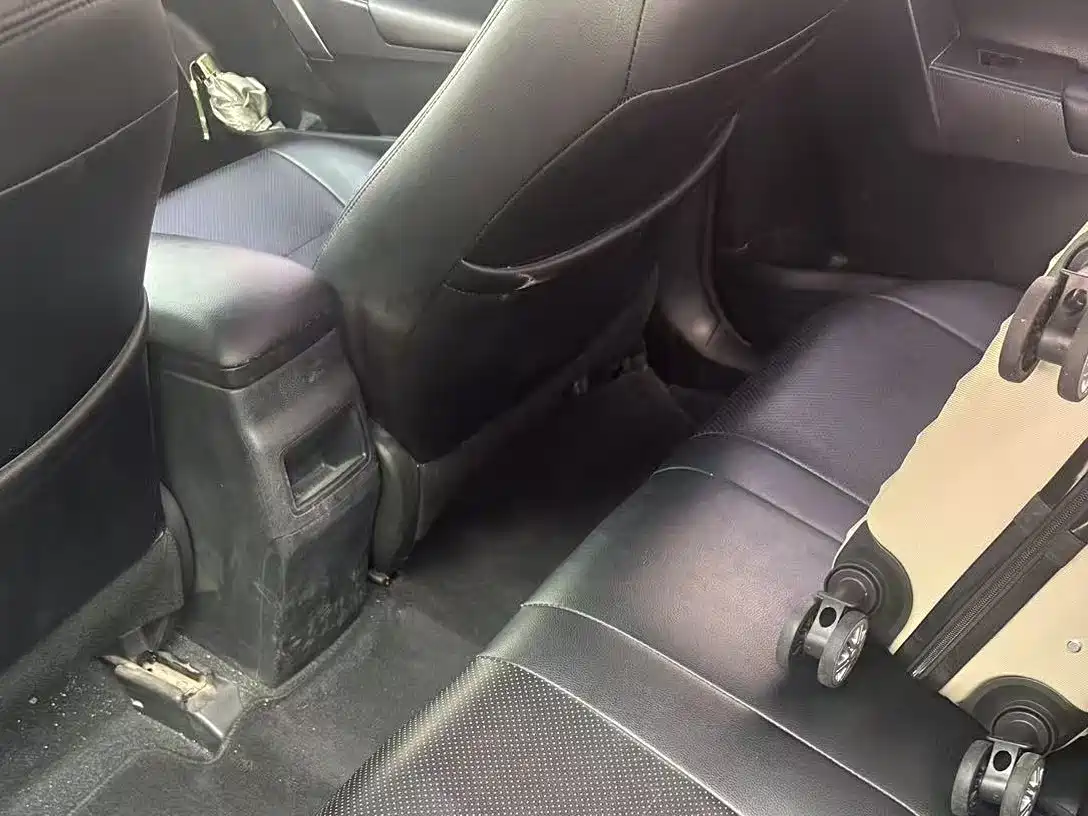 Toyota Corolla 2017 1.6L CVT GL фото 3