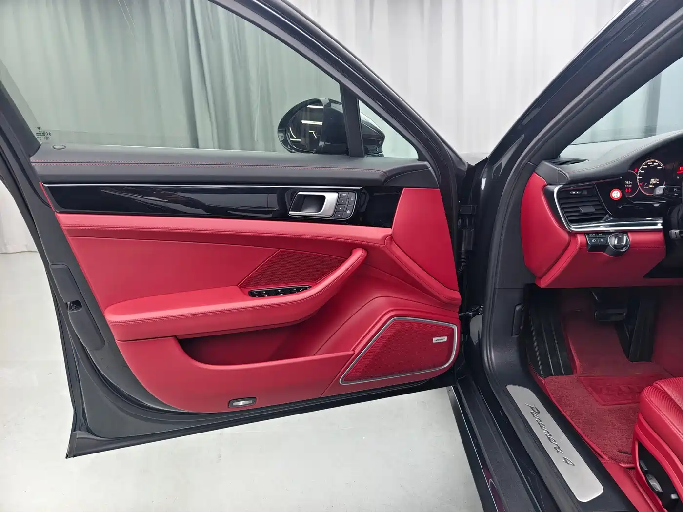 Porsche Panamera 2022 Panamera 4 Executive Long Wheelbase 2.9T фото 7