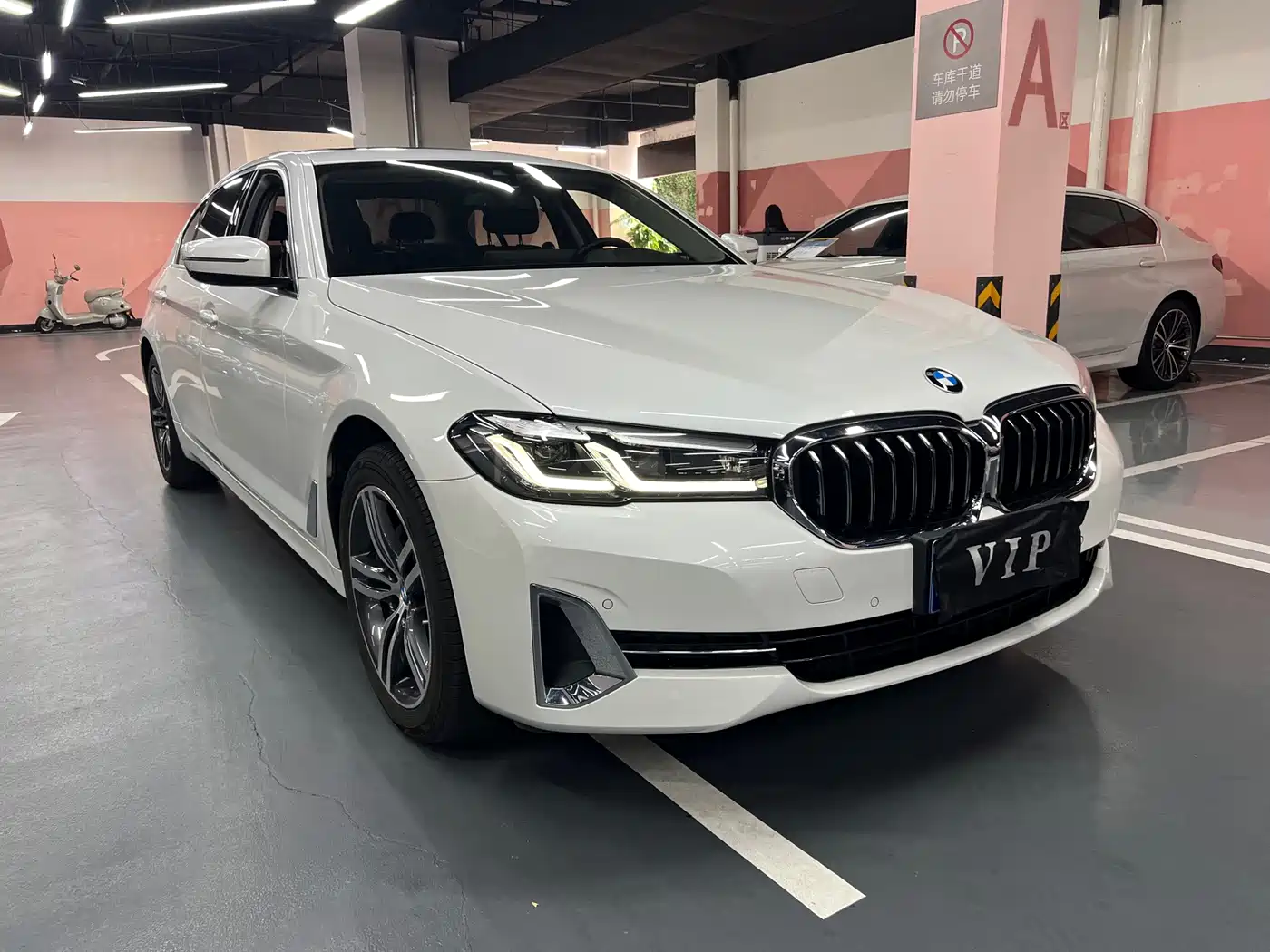 Фото 1 - BMW 5 Series