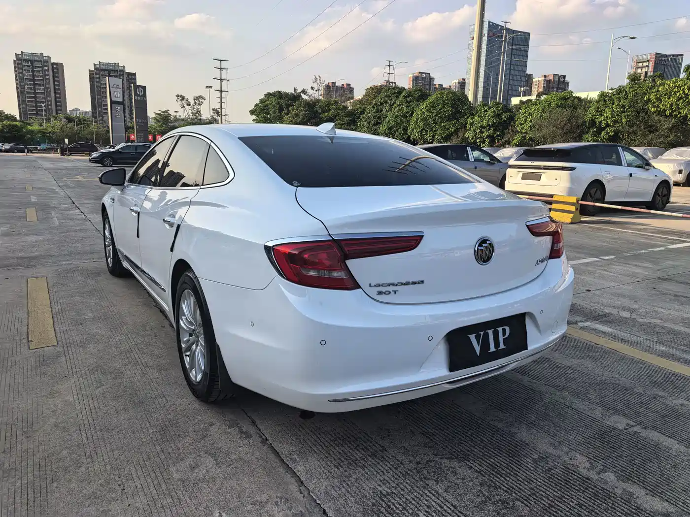 Buick LaCrosse 2018 Model 20T Luxury Edition фото 16