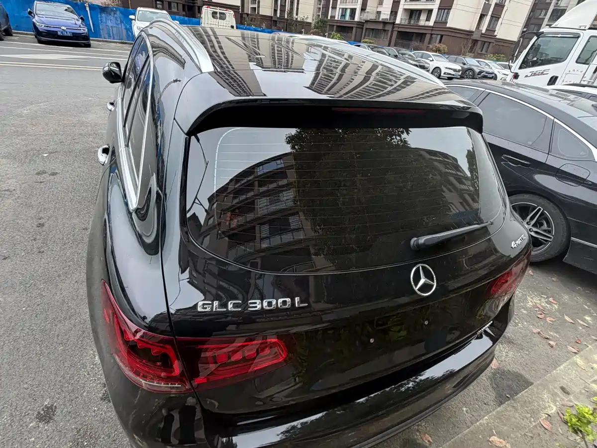 MERCEDES-BENZ GLC