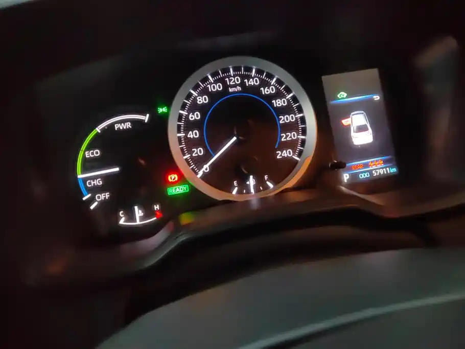Toyota Corolla 2021 Hybrid 1.8L E-CVT Elite Edition фото 14