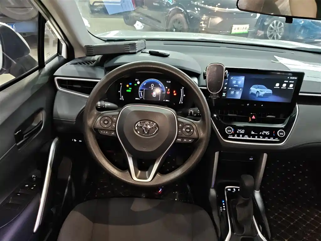 Toyota Frontlander 2024 2.0L Smart Hybrid Dual Engine Leading Edition фото 11