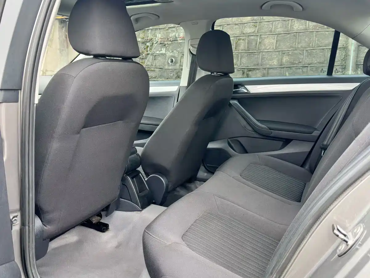 Volkswagen Jetta 2013 1.6L Manual Fashion фото 6
