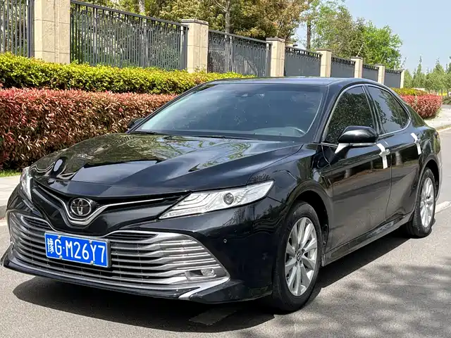 TOYOTA CAMRY