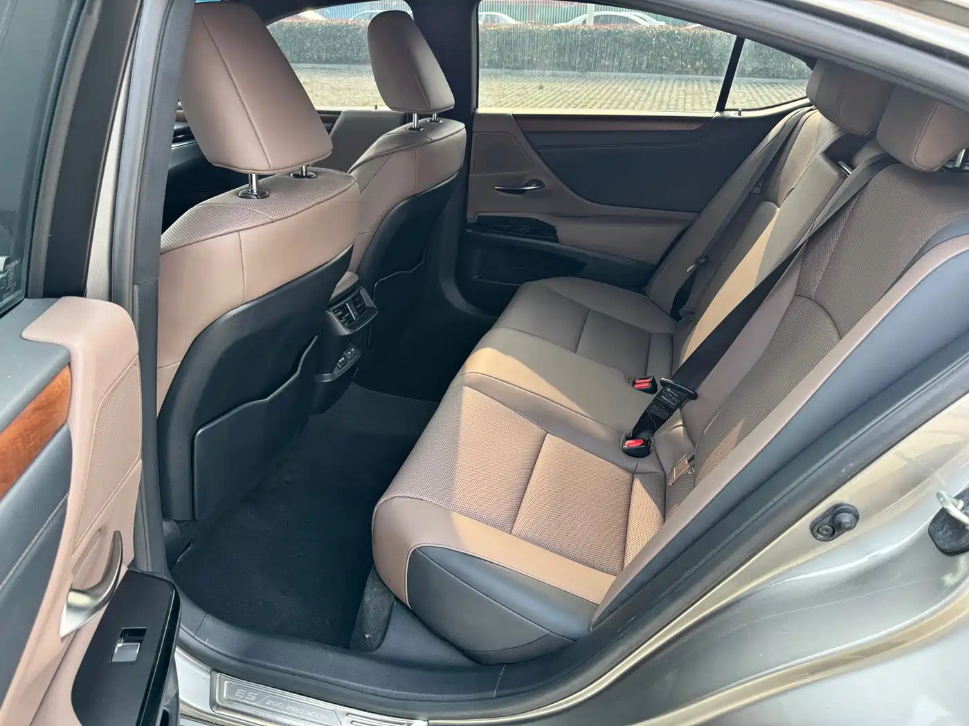 Фото 5 - Lexus ES
