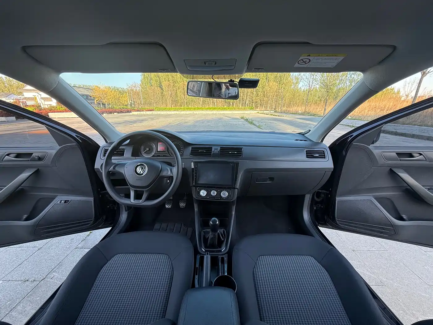 Volkswagen Santana 2016 1.4L Manual Trend Edition фото 10