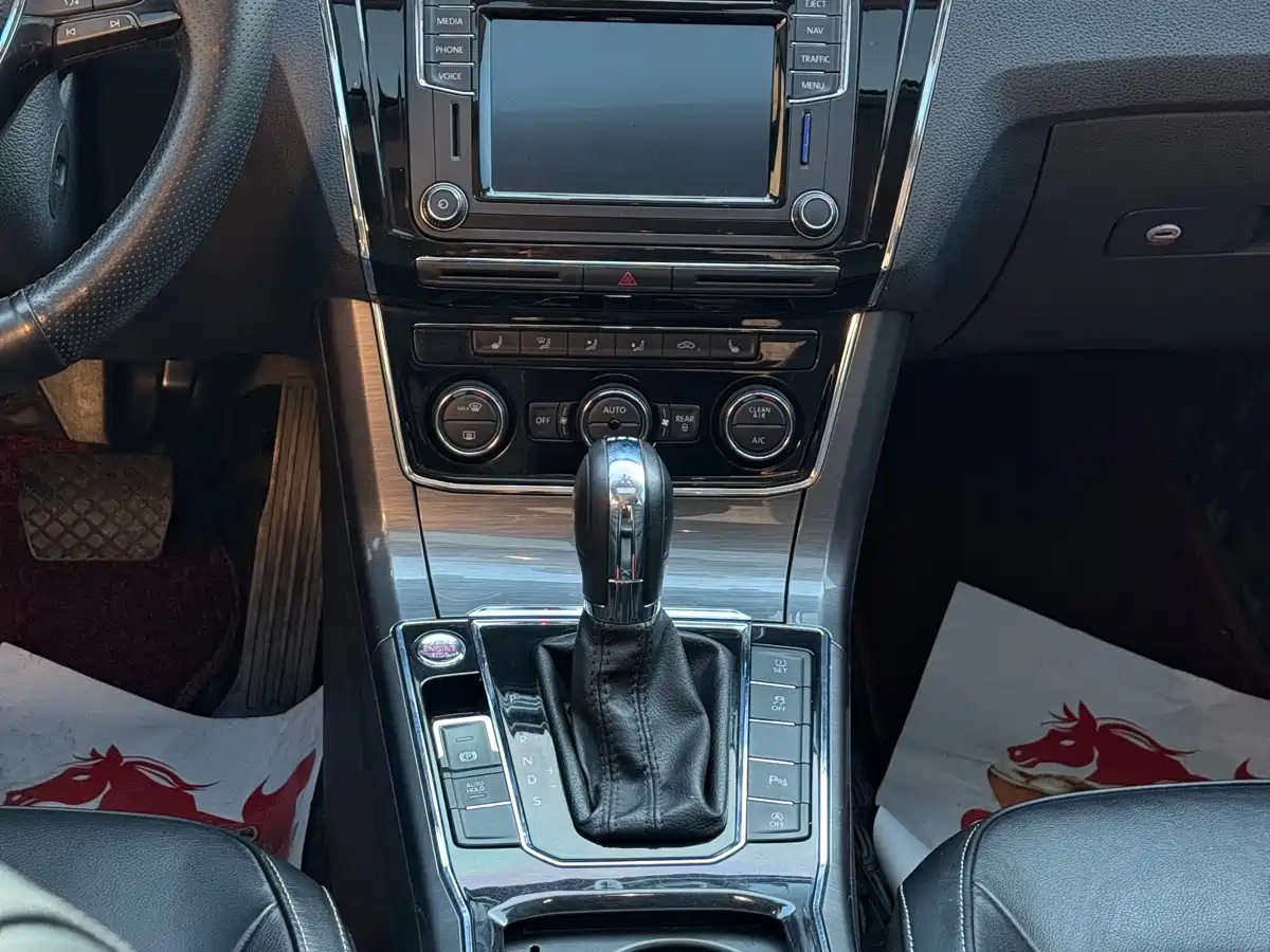 Volkswagen Passat 2017 330TSI DSG Prestige фото 10