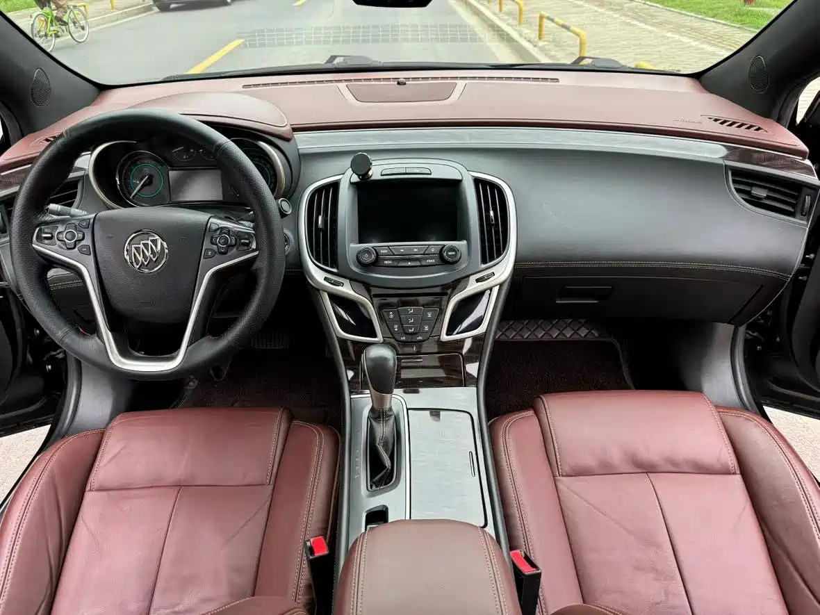 Фото 6 - Buick LaCrosse