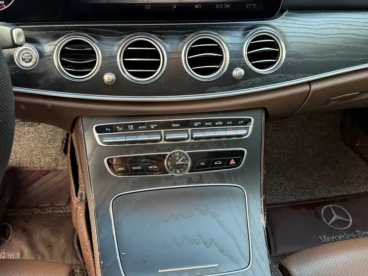 Mercedes-Benz E-Class 2019 E 200 L Sport фото 8