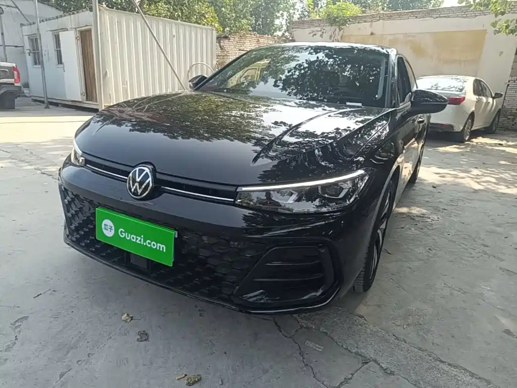 Volkswagen Passat 2025 Pro 380TSI Starlight Dragon Glory Edition