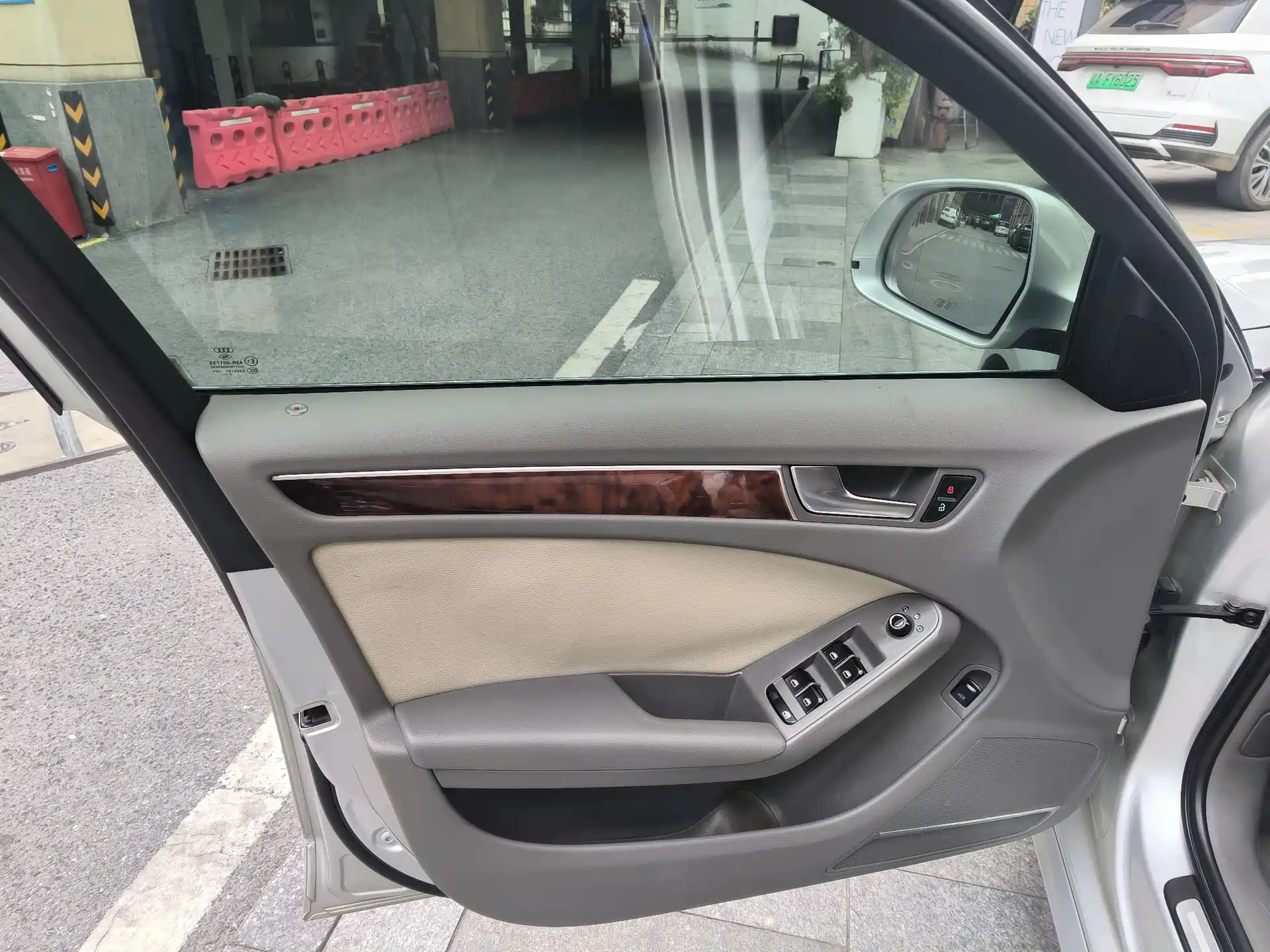 Фото 11 - Audi A4L