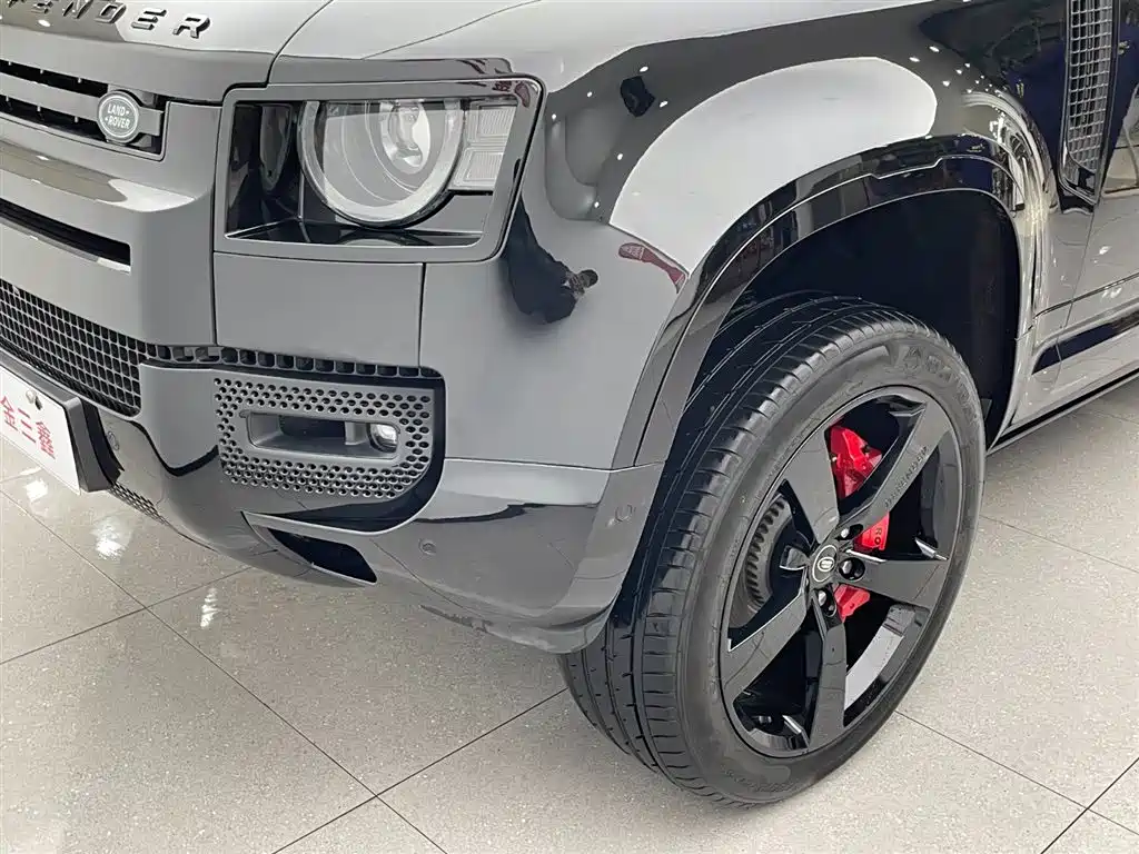 Land Rover Defender 2024 110 3.0T P400 XS фото 5