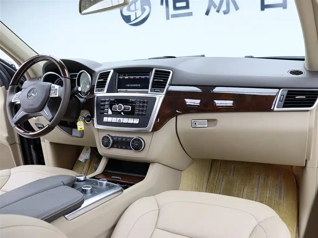 Mercedes-Benz M-Class 2015 ML 400 4MATIC Luxury фото 24