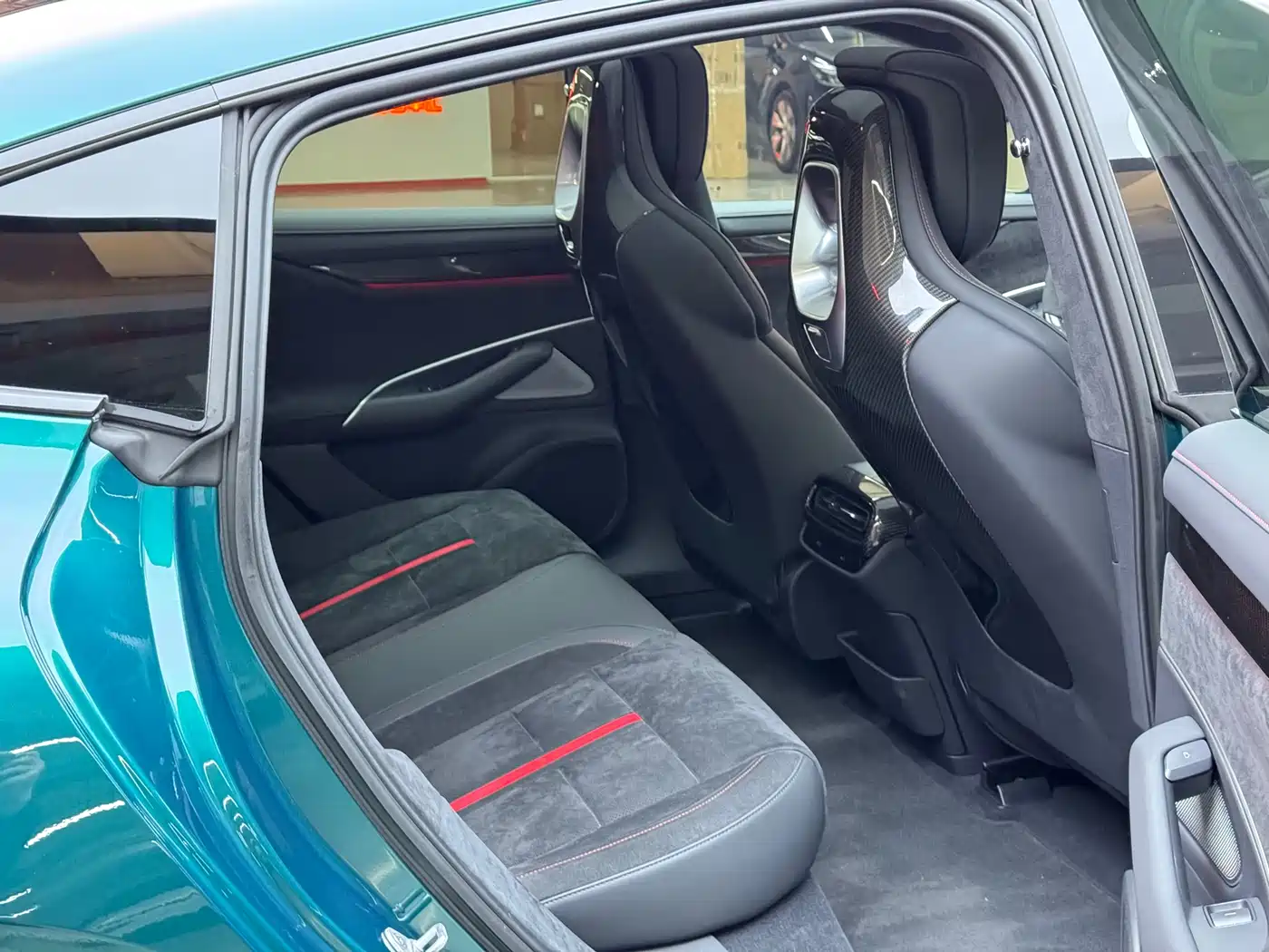 XIAOMI CAR XIAOMI SU7 ULTRA