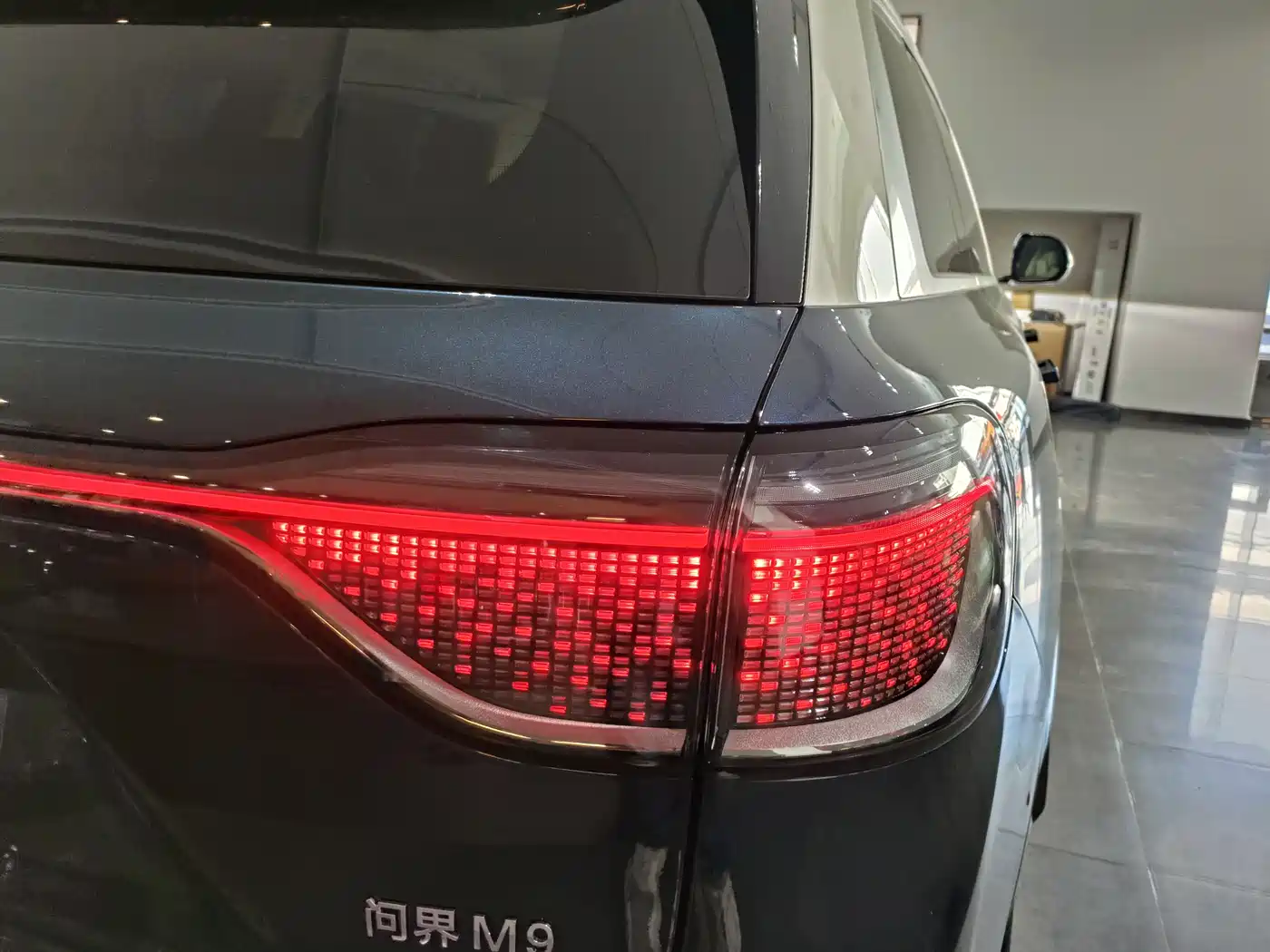 AITO Wenjie AITO M9 2025 Extended Range Ultra 52kWh 6-Seater фото 10