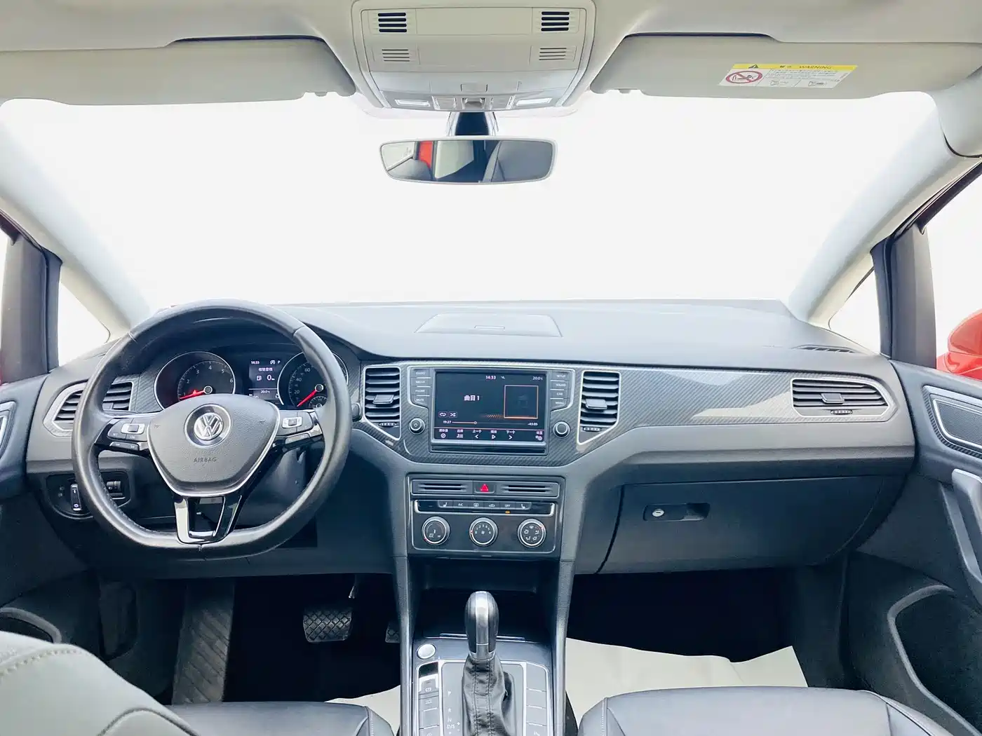 Volkswagen Golf Sportsvan 2016 230TSI Automatic Luxury фото 7