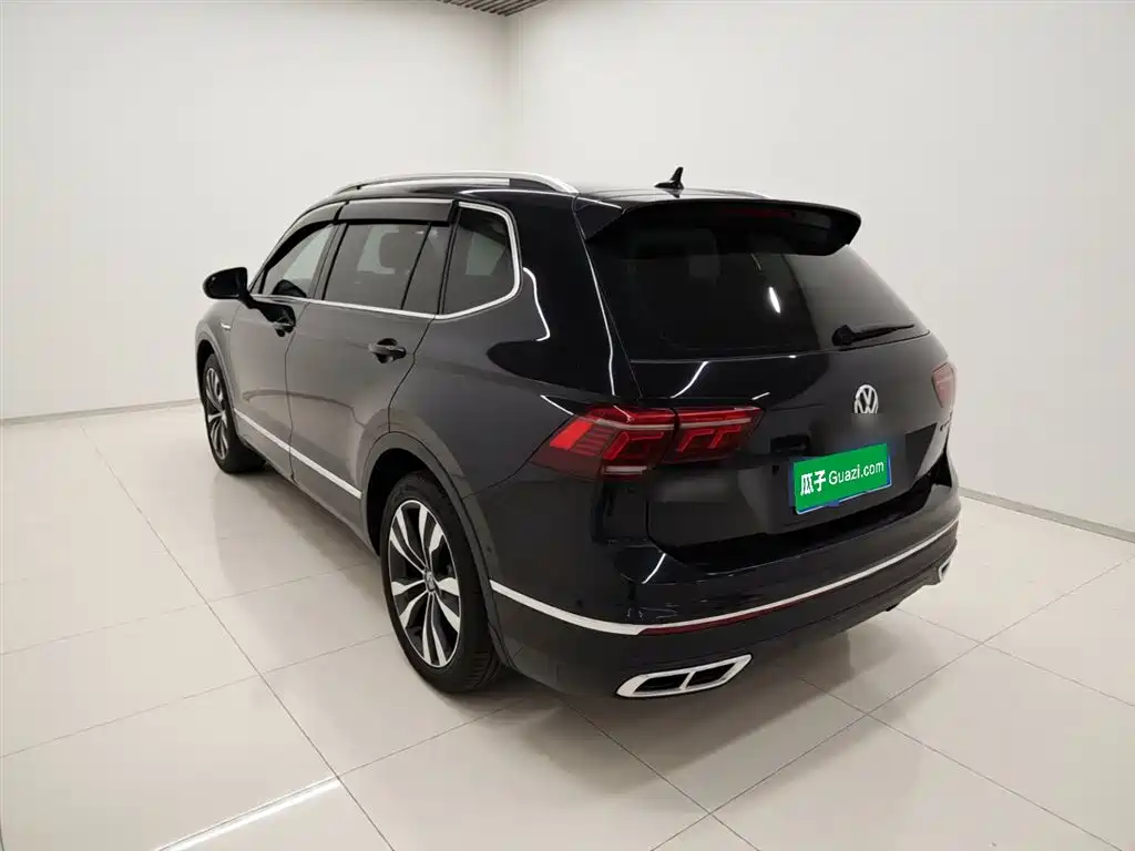 Volkswagen Tiguan L 2022 330TSI Auto 2WD R-Line Premium Edition фото 5