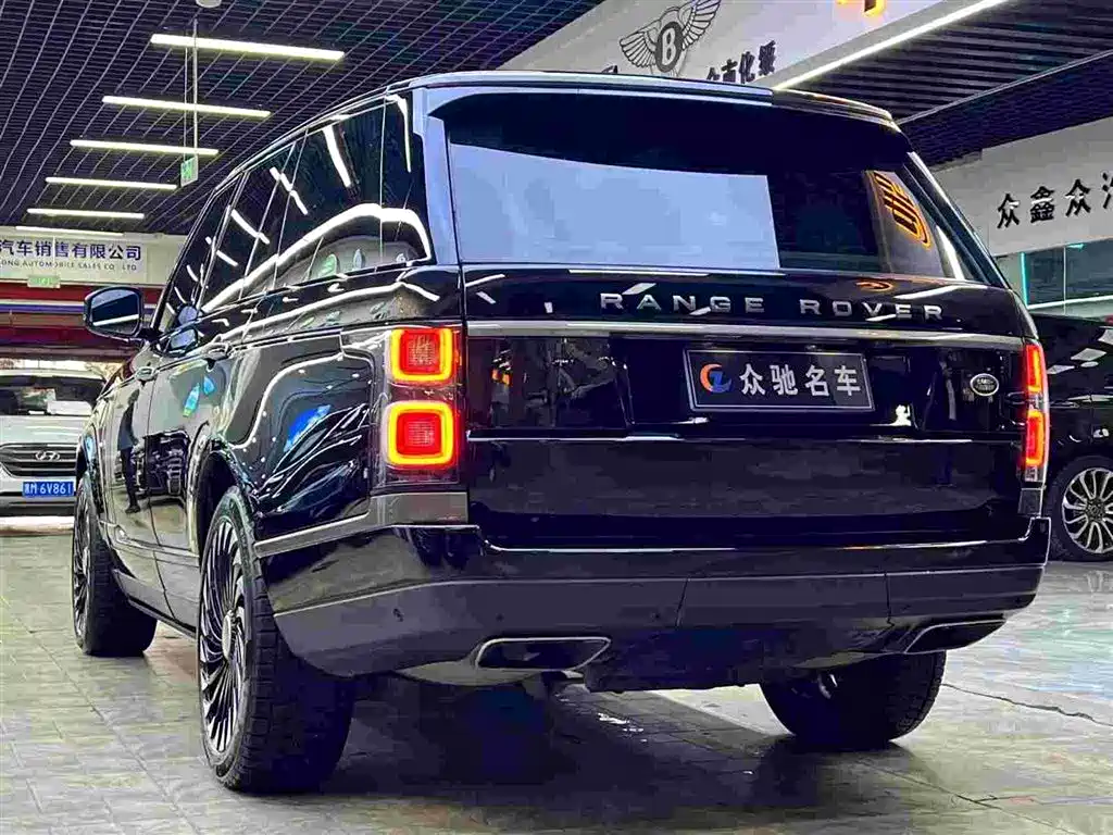 Land Rover Range Rover 2018 3.0 SC V6 Golden Age Edition фото 9