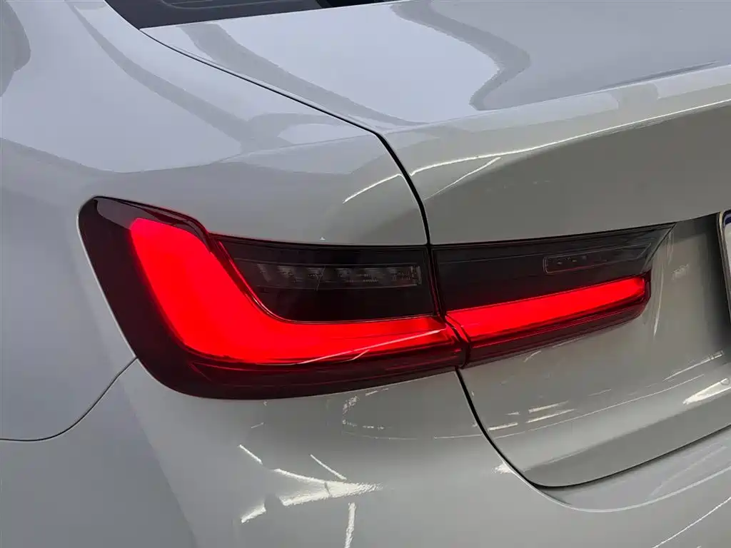 BMW 3 Series 2023 325i M Sport Package фото 11