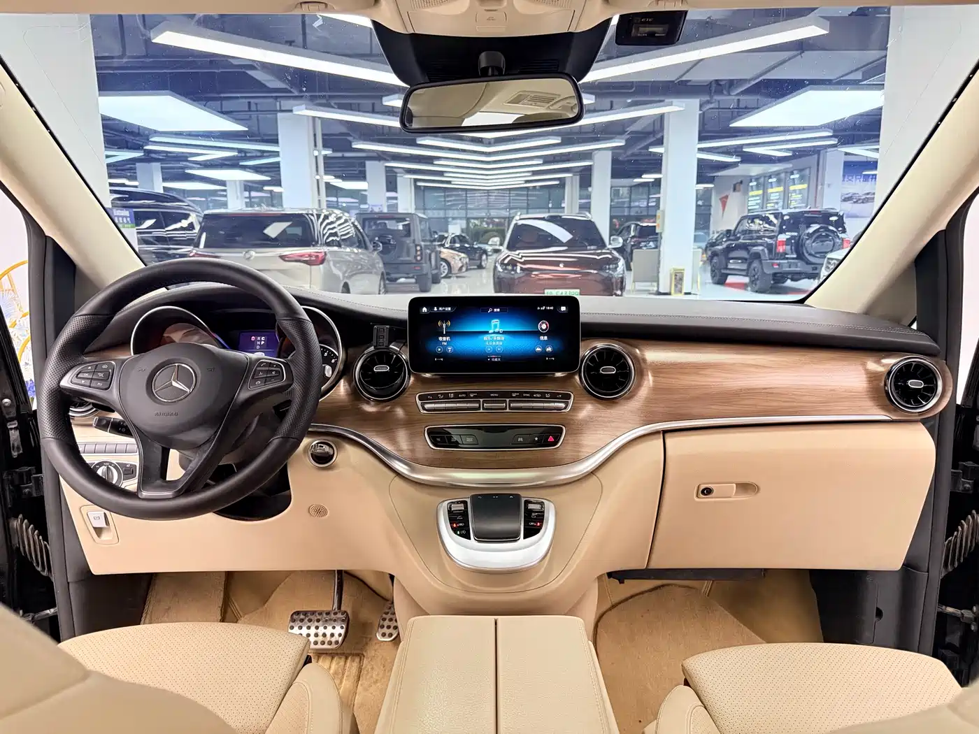 Mercedes-Benz V-Class 2022 V 260 Prestige Edition фото 8
