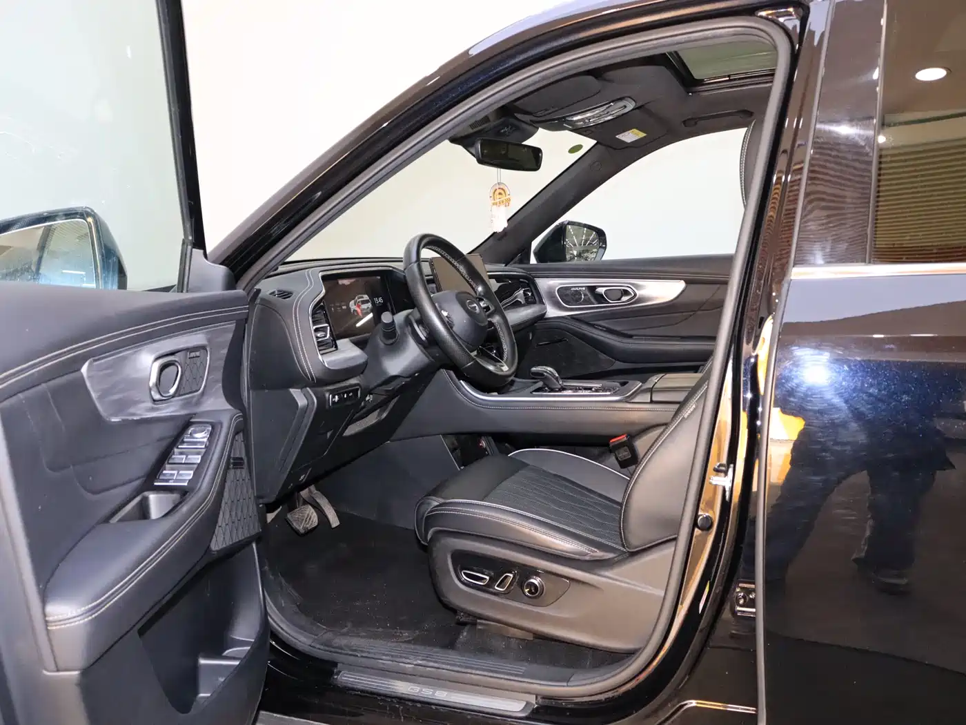 GAC Trumpchi Trumpchi GS8 2024 Navigator Series 2.0TGDI 2WD Luxury Smart Connect Edition фото 18
