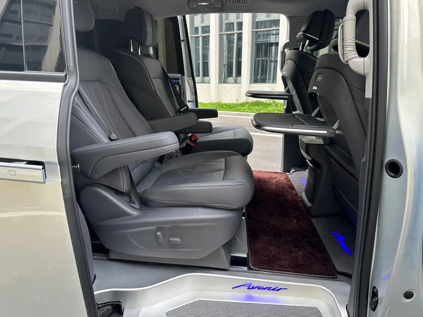 Buick GL8 2026 Luzun Smart Edition фото 10