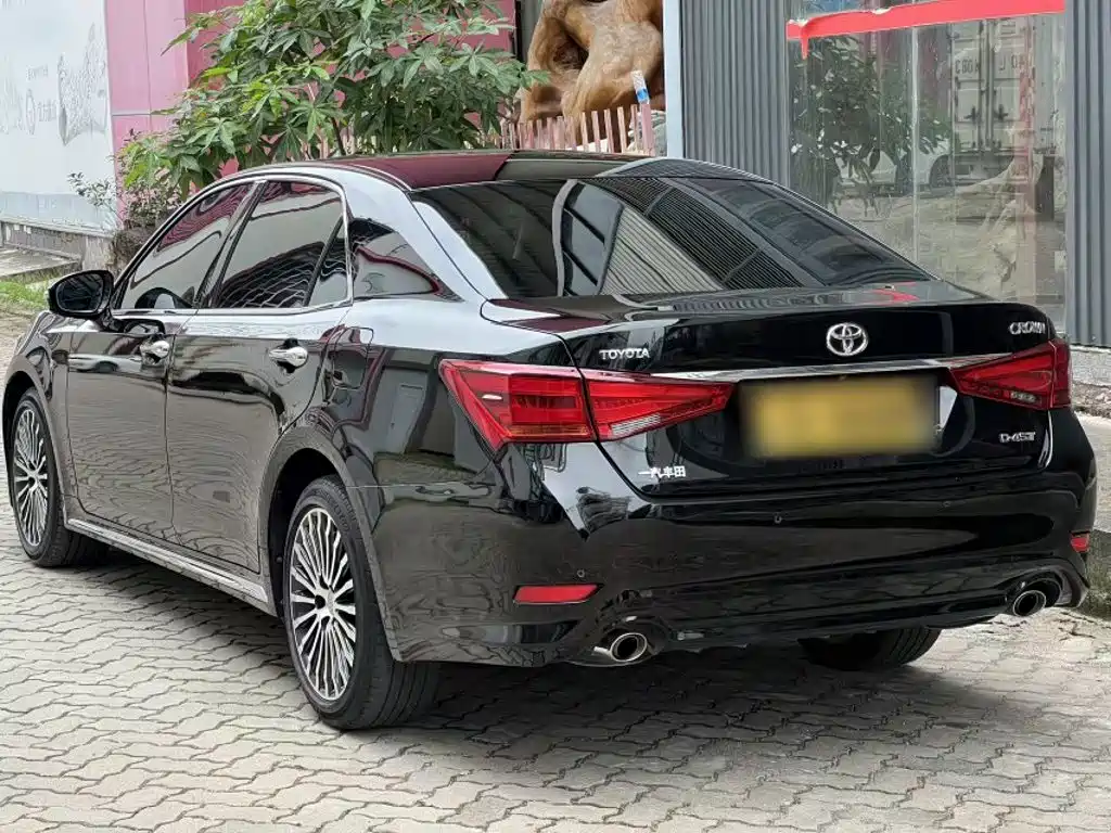 صورة 5 - Toyota Crown