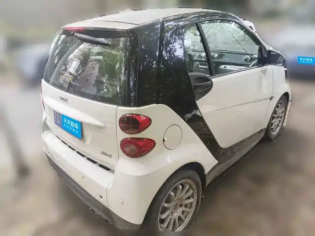 smart fortwo 2012 1.0 MHD Hardtop Standard — фото 2