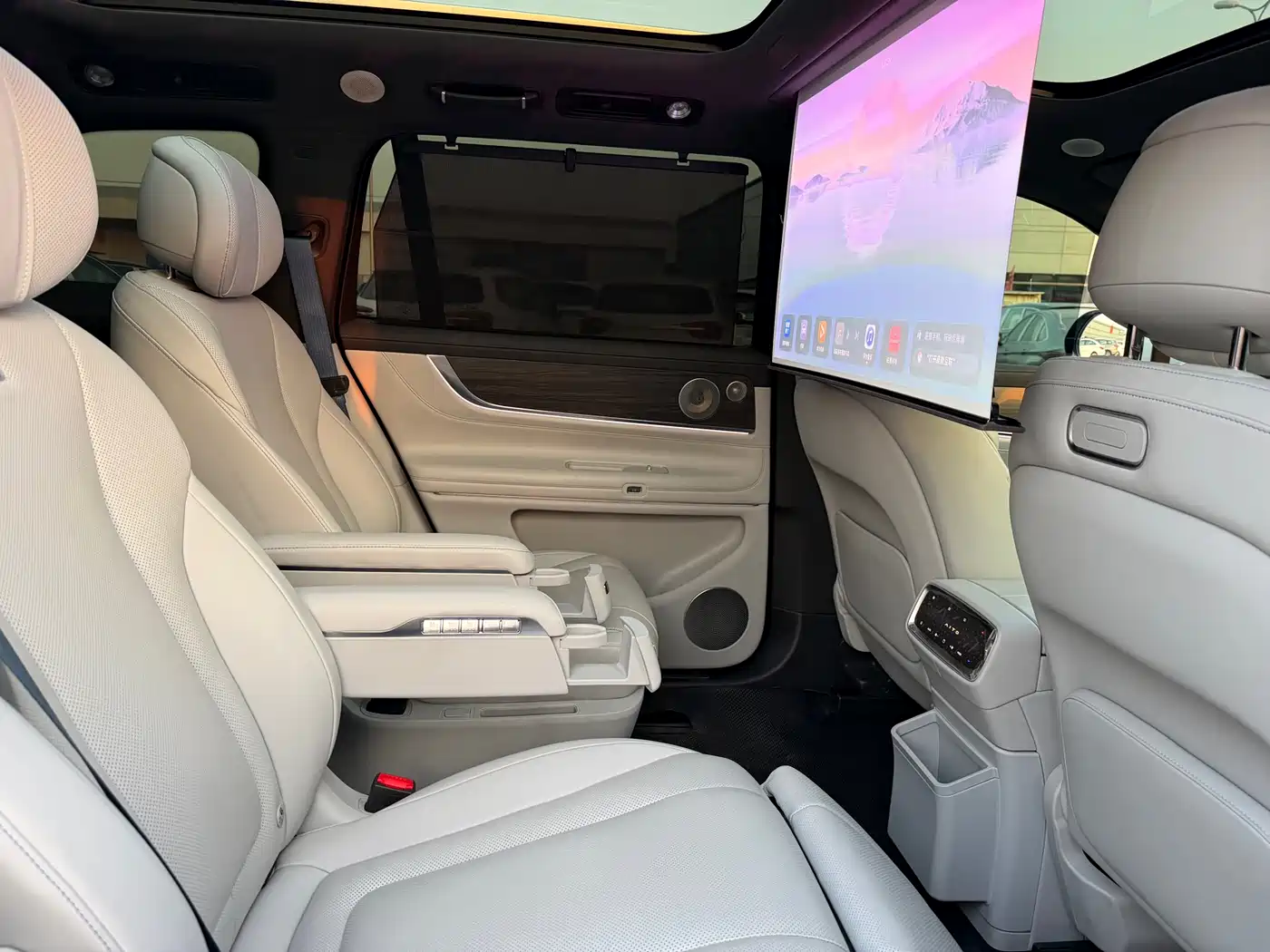 AITO Wenjie AITO M9 2024 Range Extender Ultra 52kWh 6-seater фото 31