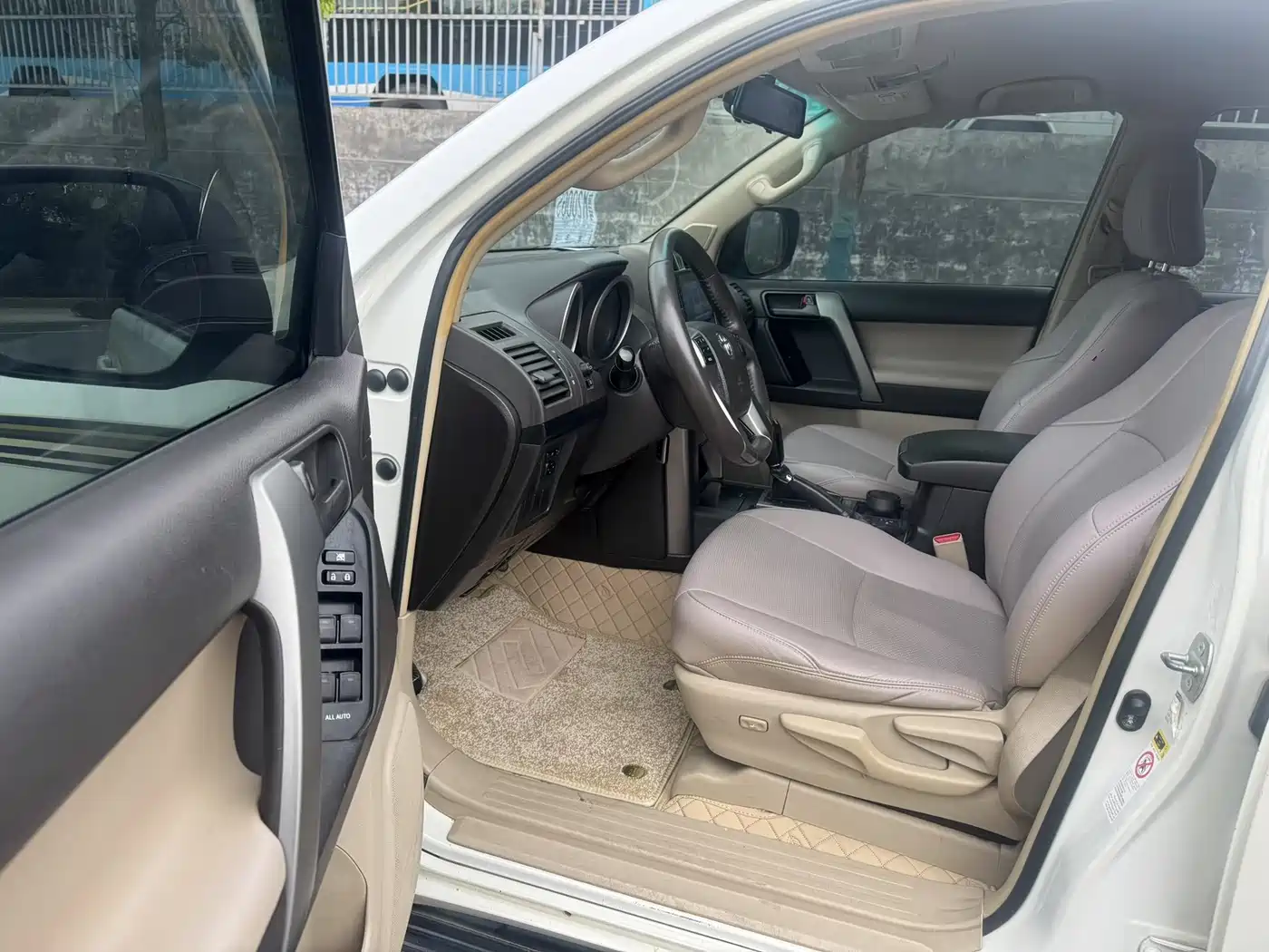 Toyota Prado (Import) 2010 2.7L Automatic Standard фото 6