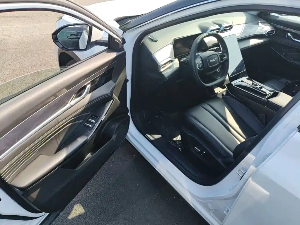 Dongfeng Aeolus Haohan 2024 2023 DH-i 1.5T Luxury Edition