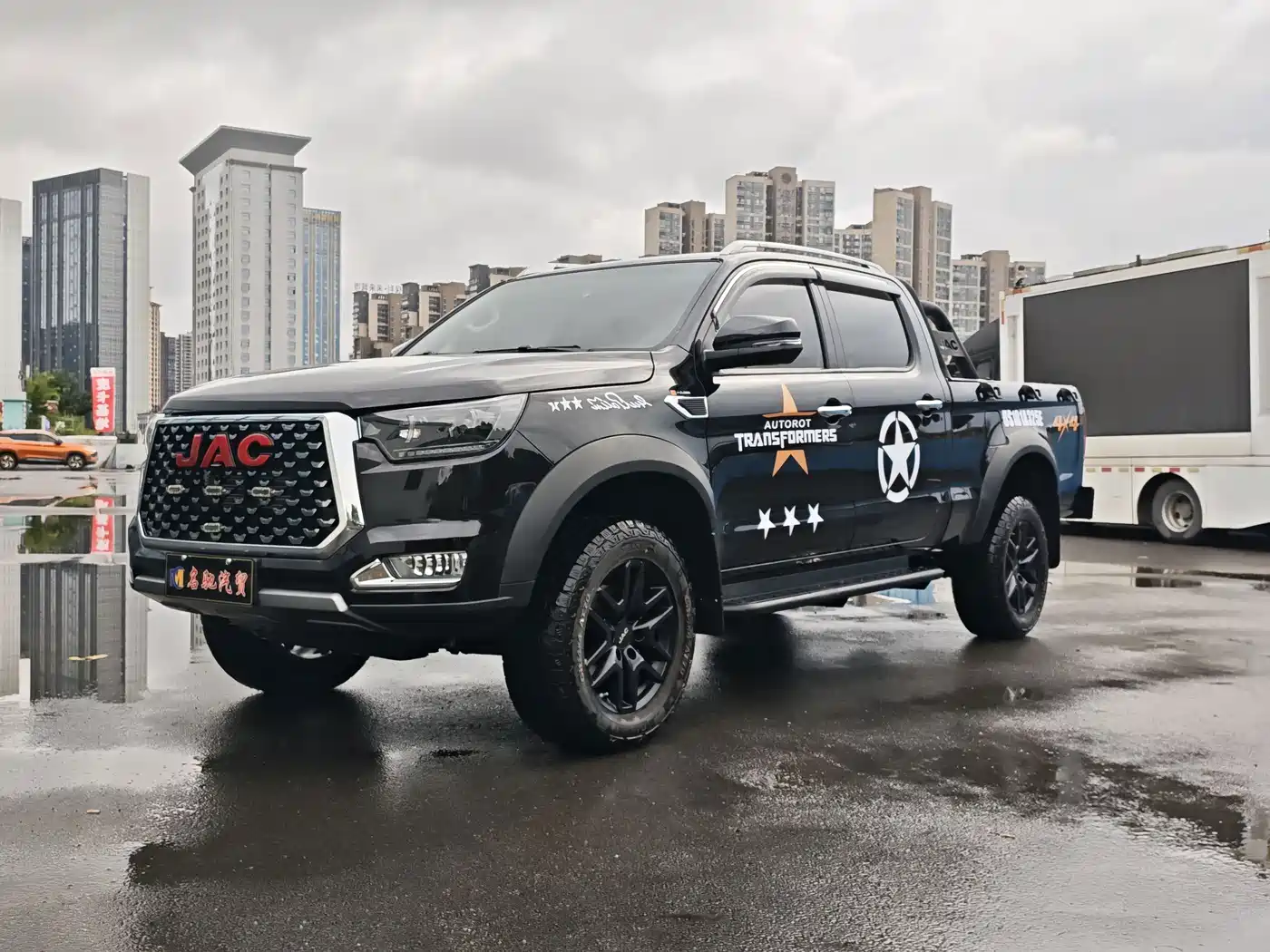 JAC Motors JAC T8 2025 2024 2.0T PRO Automatic Night Hawk Diesel 4WD Obsidian Edition Double Cab
